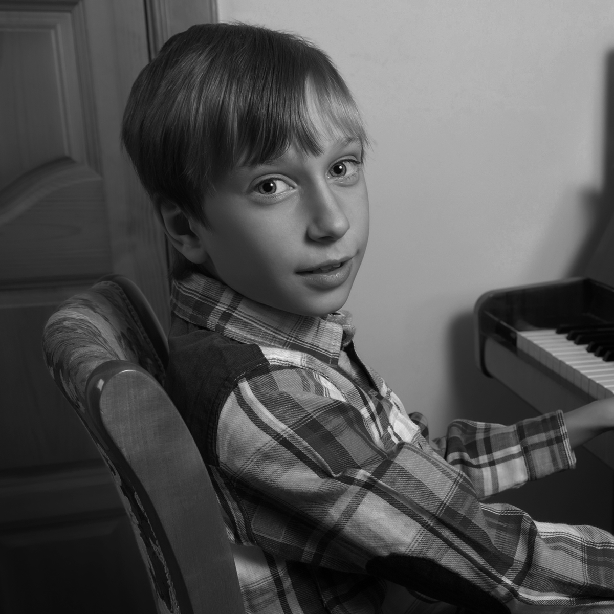 https://zachsplayce.com/wp-content/uploads/2023/07/Boy-Piano-Fina.jpg